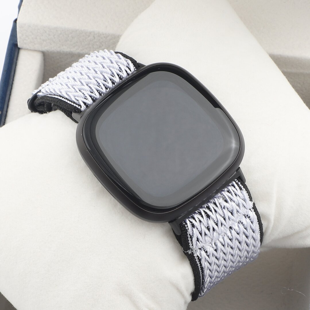 Fitbit Versa 3/4 &amp; Sense 1/2 Nylon loop bandje - Wit met zwart