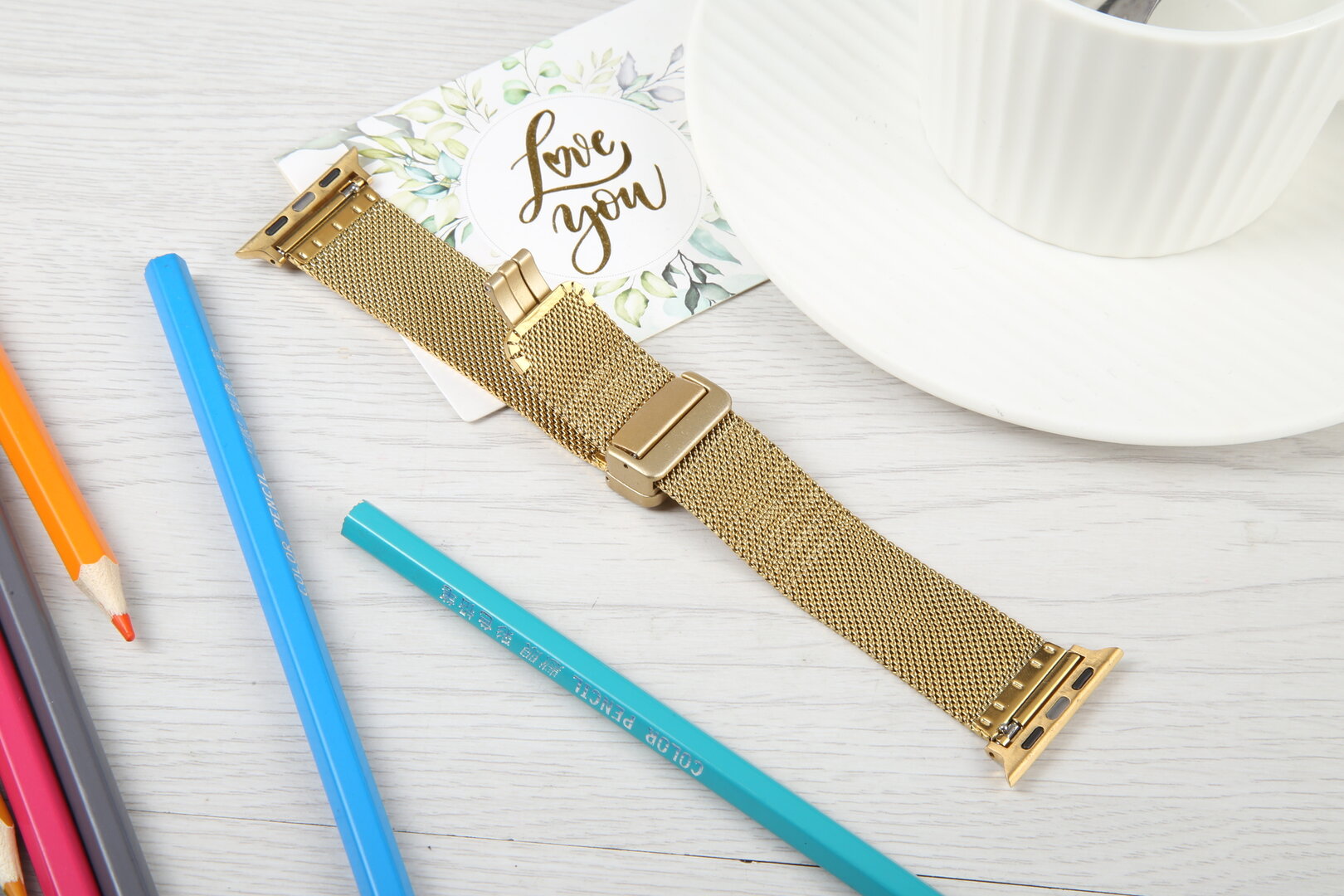 Milanese bandje met vouwbare magneetsluiting - Goud - Geschikt voor Apple Watch 44mm / 45mm&nbsp;/ 46mm / 49mm