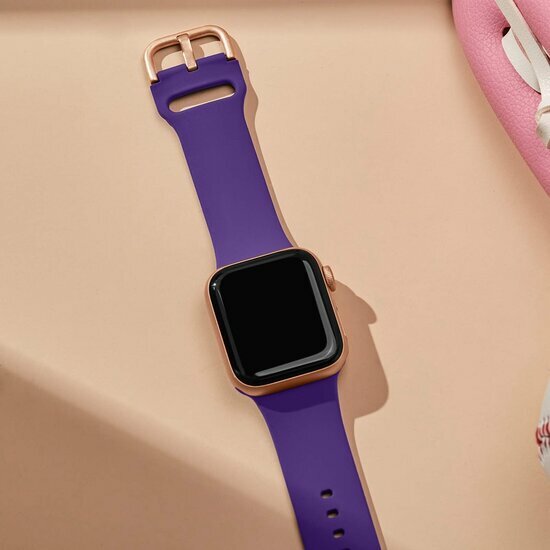 Soft siliconen bandje met gespsluiting - Paars - Geschikt voor Apple Watch 38mm / 40mm / 41mm / 42mm