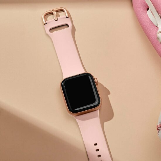 Soft siliconen bandje met gespsluiting - Roze - Geschikt voor Apple Watch 44mm / 45mm&nbsp;/ 46mm / 49mm