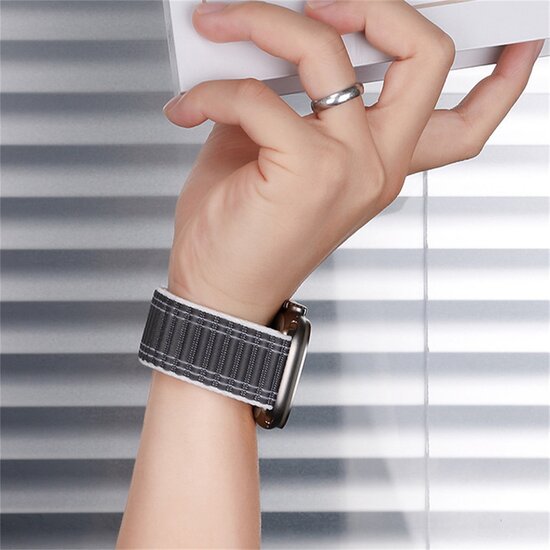 Nylon Wave band - Groen - Geschikt voor Apple Watch 44mm / 45mm / 46mm / 49mm