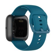 Fitbit Versa 1 / 2 &amp; Lite siliconen sportbandje met gespsluiting - Blauw - Maat: Small