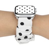 Elastisch scrunchie nylon bandje - Zwarte stippen - Geschikt voor Apple Watch 38mm / 40mm / 41mm / 42mm