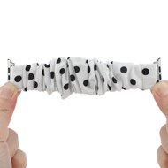 Elastisch scrunchie nylon bandje - Zwarte stippen - Geschikt voor Apple Watch 44mm / 45mm&nbsp;/ 46mm / 49mm