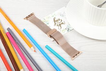 Milanese bandje met vouwbare magneetsluiting - Champagne goud - Geschikt voor Apple Watch 44mm / 45mm&nbsp;/ 46mm / 49mm