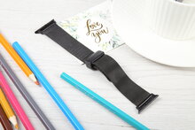 Milanese bandje met vouwbare magneetsluiting - Zwart - Geschikt voor Apple Watch 44mm / 45mm&nbsp;/ 46mm / 49mm