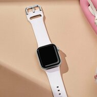 Soft siliconen bandje met gespsluiting - Wit - Geschikt voor Apple Watch 38mm / 40mm / 41mm / 42mm