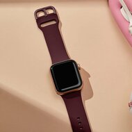 Soft siliconen bandje met gespsluiting - Bordeaux - Geschikt voor Apple Watch 38mm / 40mm / 41mm / 42mm