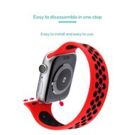 Solo Loop Sportbandje - Maat: S - Rood + Zwart - Geschikt voor Apple Watch 44mm / 45mm&nbsp;/ 46mm / 49mm
