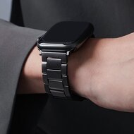 Titanium band - Zwart - Geschikt voor Apple watch 44mm / 45mm&nbsp;/ 46mm / 49mm