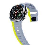 Wave siliconen bandje - Grijs met geel - Samsung Galaxy Watch Ultra 47mm