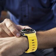 Wave siliconen bandje - Geel - Samsung Galaxy Watch Ultra 47mm