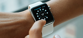 Apple watch, Fitbit of Samsung smartwatch 