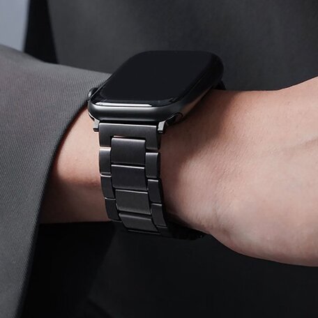 Titanium band - Zwart - Geschikt voor Apple watch 42mm / 44mm / 45mm / 49mm