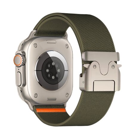 Nylon bandje met Parachute sluiting - Donkergroen - Geschikt voor Apple Watch 44mm / 45mm / 46mm / 49mm