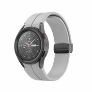 By Qubix Samsung Galaxy Watch 4 Classic bandje - 42mm & 46mm - D-buckle sportbandje - Grijs - Bandbreedte: 20mm Horlogeband smartwatch band bandjes