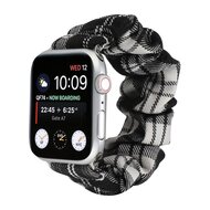 Elastisch scrunchie nylon bandje - Zwart / Wit - Geschikt voor Apple Watch 38mm / 40mm / 41mm / 42mm afbeelding