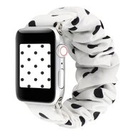 Elastisch scrunchie nylon bandje - Zwarte stippen - Geschikt voor Apple Watch 44mm / 45mm / 46mm / 49mm afbeelding