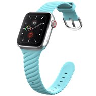 Siliconen 'Twist' bandje - Lichtblauw - Geschikt voor Apple Watch 44mm / 45mm / 46mm / 49mm afbeelding